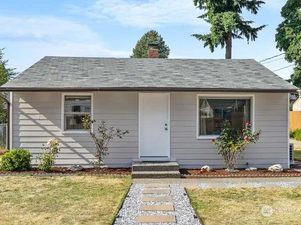 810 S 195th Street, Des Moines, WA 98148
