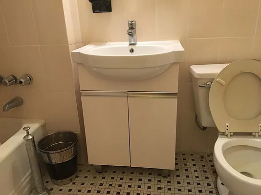 Rented by L.Nelson & Associates | media 1