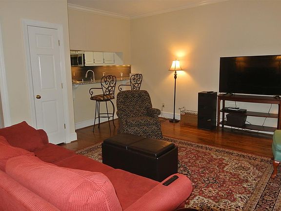 5th image of 102 Country Club Ct