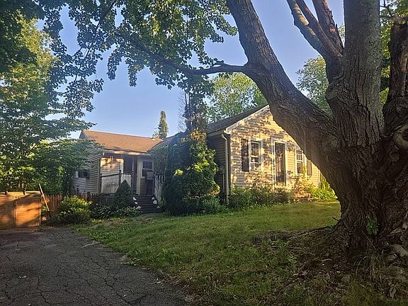 3rd image of 6 Eastview Rd