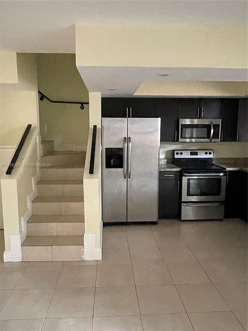 1024 W 79th Street 1024, Hialeah, FL 33014 — Photo 3