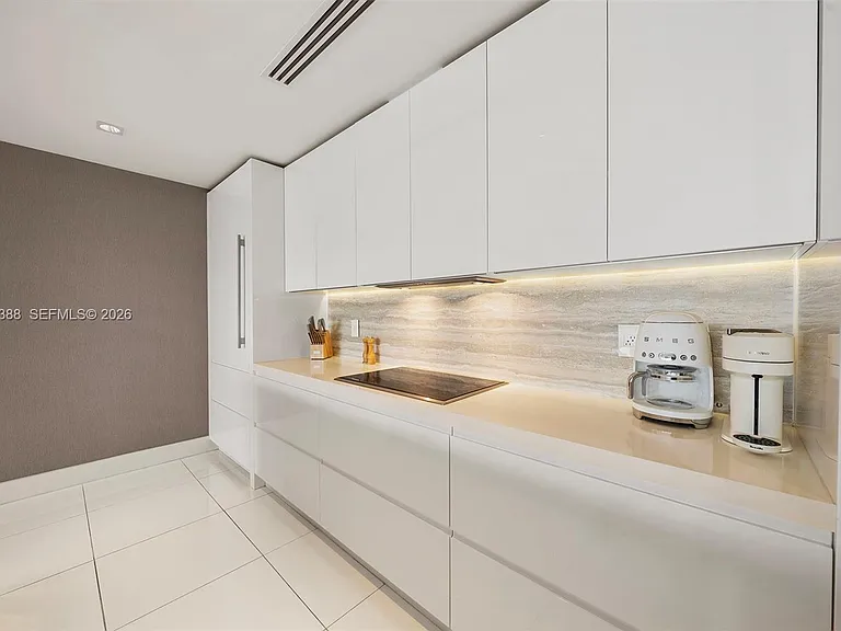 102 24th St #Penthouse 1718 — Photo 27