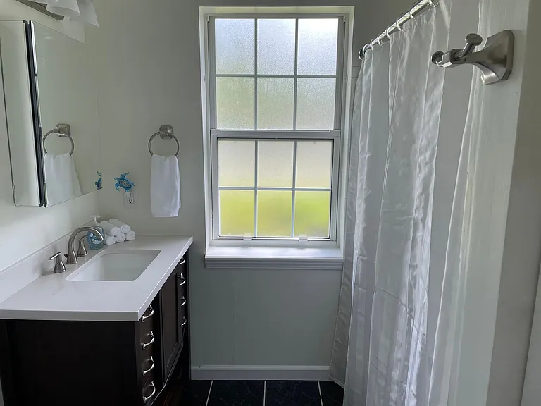 501 Bailey St — Photo 16