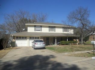 2303 Linda Dr, Ennis, TX 75119