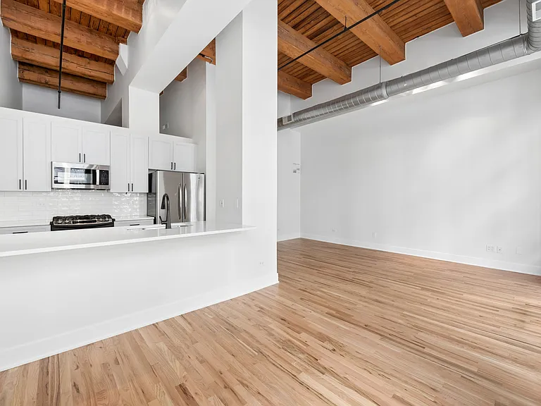 521 W Superior St #132 — Photo 5
