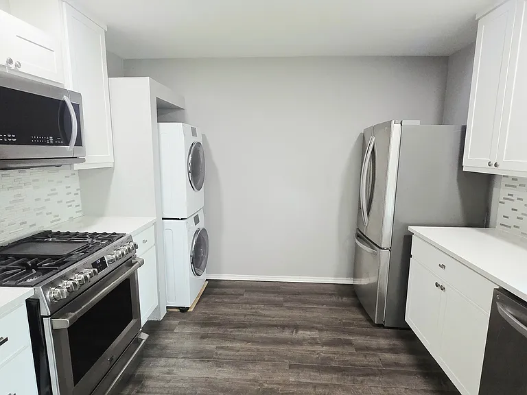 305 Dublin Dr — Photo 7