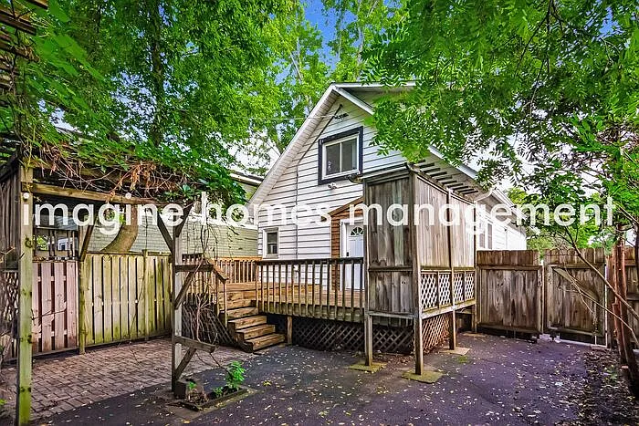 719 W 40th St — Photo 17