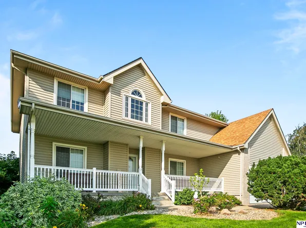 13904 S 41st St, Bellevue, NE 68123