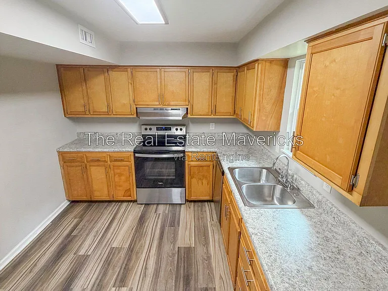131 Pace Dr #B5 — Photo 3