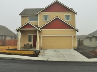 988 SW 26th Ln, Redmond, OR 97756