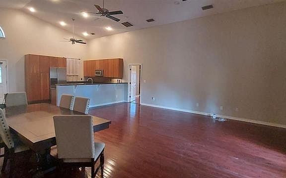 4th image of 1849 Sunrise Blvd