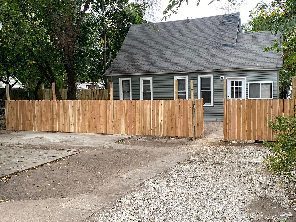 1st image of 859 9th St NW