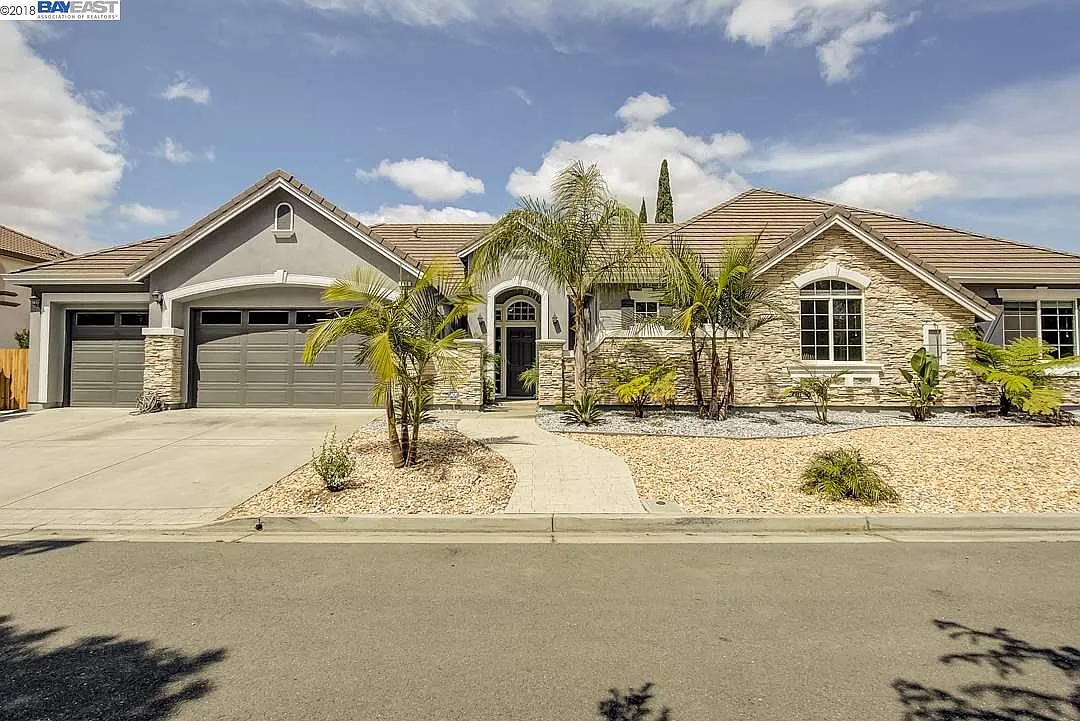 161 Omega Ln photo 1