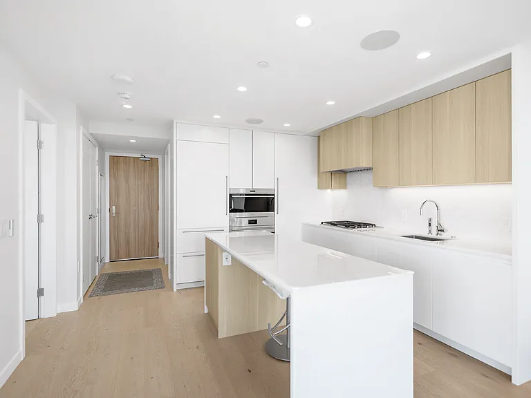 7433 Cambie St #2104 — Photo 6