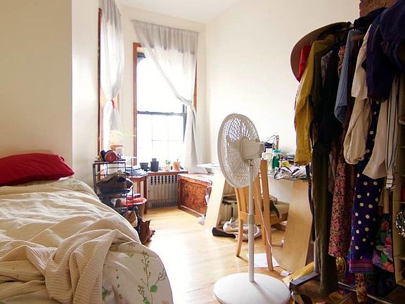 5th image of 763 Saint Johns Pl APT 3N