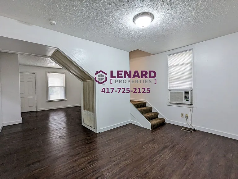 635 S Douglas Ave — Photo 6