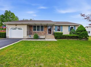 5 N 13th Ave, Manville, NJ 08835