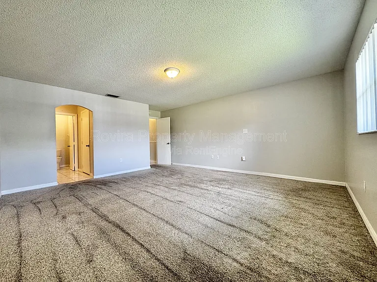 927 Louisiana Ave — Photo 13