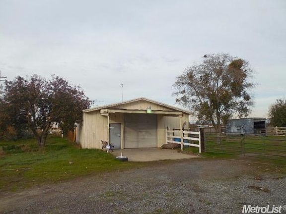 4th image of 11848 Pioneer Ave