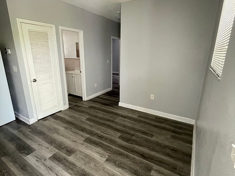 1st image of 851 SW 4th St APT 9
