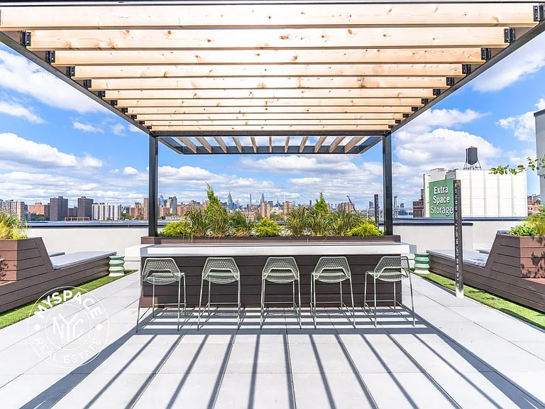 77 Hudson Ave #3 — Photo 1