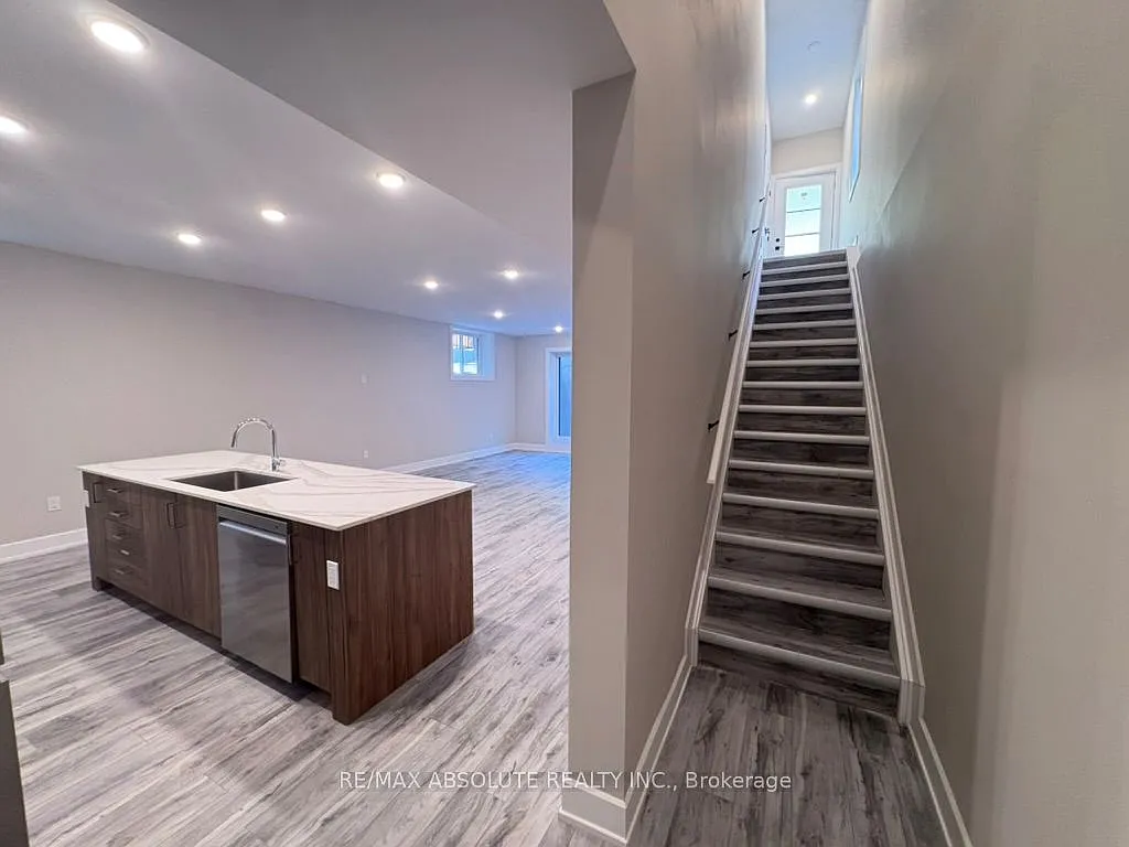 2 bed, $2,300 — Photo 3