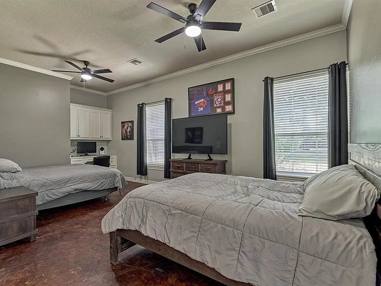 9102 Marshall Ct — Photo 45