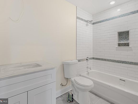 4th image of 511 E Gorgas Ln #1R