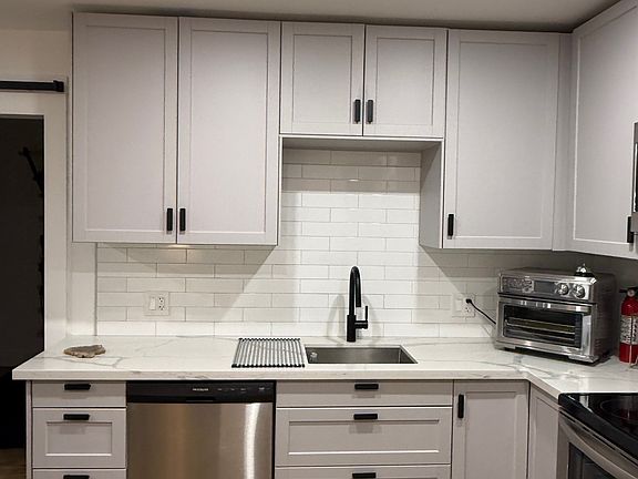 2nd image of 1415 SW 9th St #D