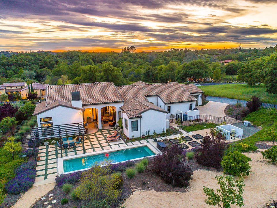 1st image of 2540 Vineyard Dr