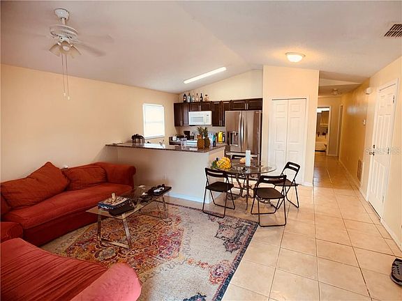 3rd image of 5085 Lobelia Dr