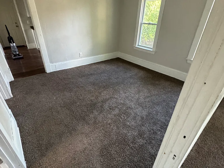 1427 E 51st St #2 — Photo 8