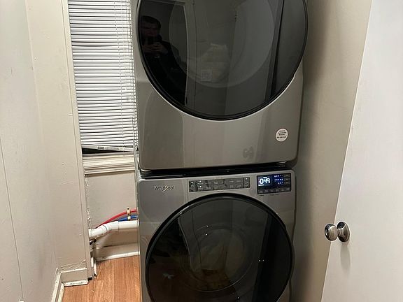 High-end washer & dryer in-unit