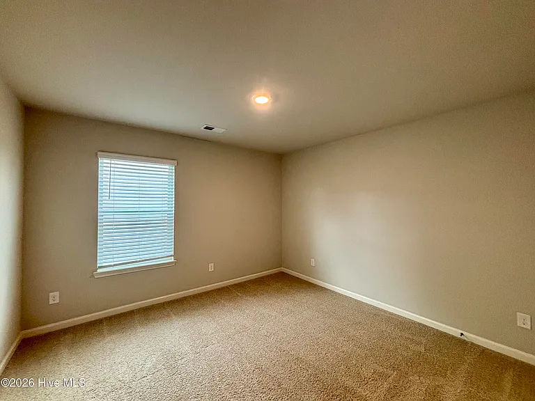 240 Callahan Dr — Photo 16
