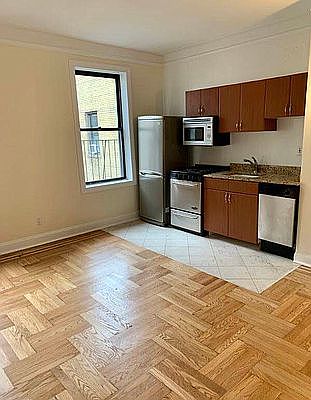 2nd image of 101 7th Ave S #5H
