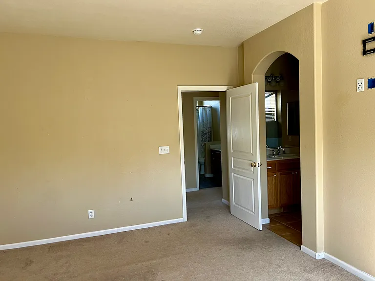 2441 Jessica Cir — Photo 12