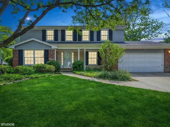 1329 Sanford Ln, Glenview, IL 60025