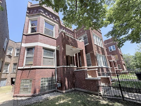 2nd image of 4818 W Jackson Blvd