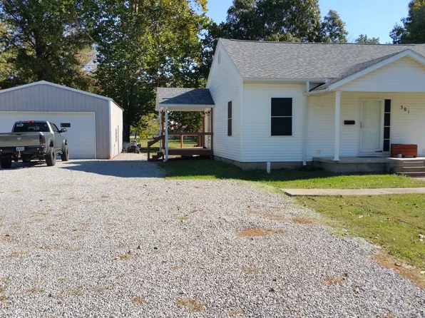 501 Austin Ave, Flora, IL 62839