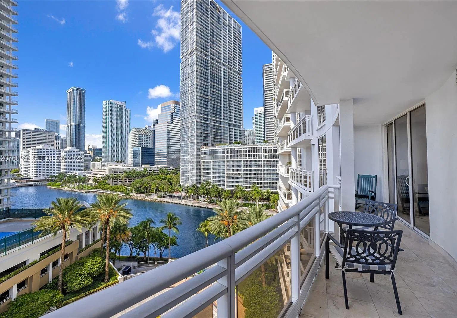 Carbonell Condo — Photo 2