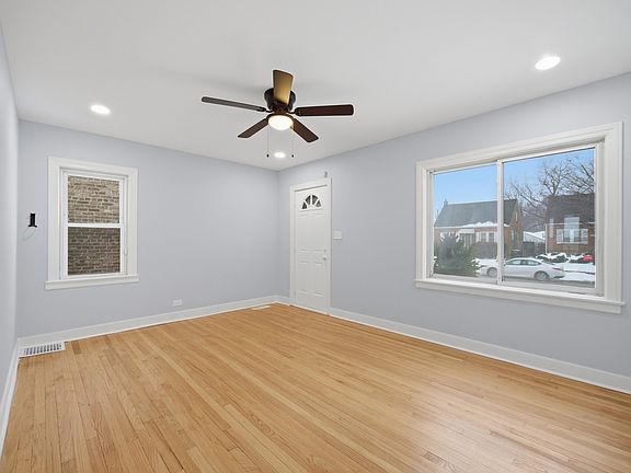 4th image of 18037 Ridgewood Ave