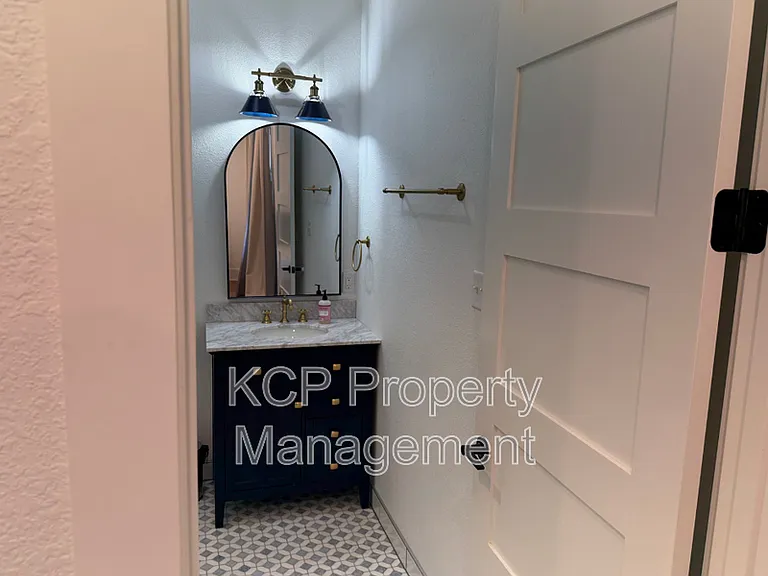 1813 Garland Ave #2 — Photo 9