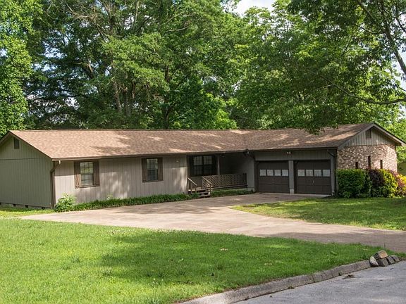 3rd image of 120 Fawn Dr