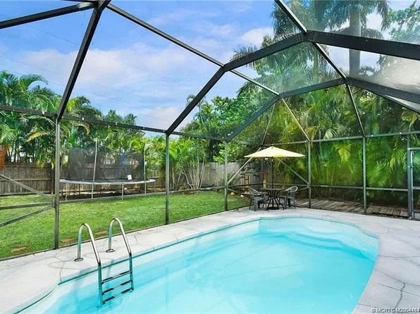 6432 SE Clairmont Pl, Hobe Sound, FL 33455