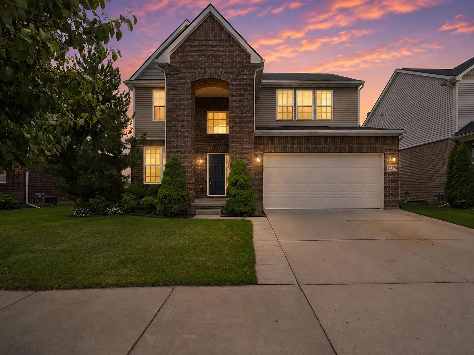 3 bed, 2.5 bath, 2084 sqft, $2,650 — Photo 2