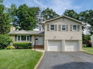 95 Woodbine Cir, New Providence, NJ 07974