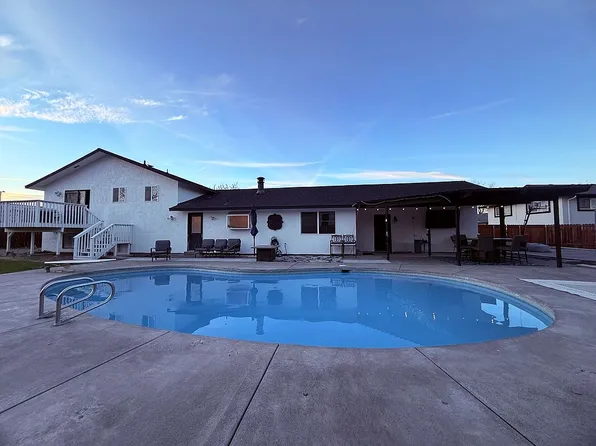 702 N Sheppard Pl, Kennewick, WA 99336