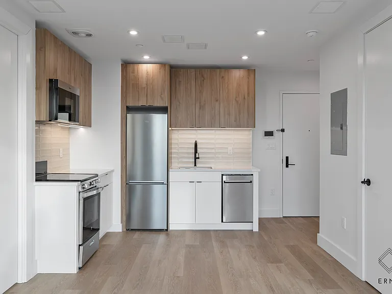 80 Linden Blvd #8R — Photo 6