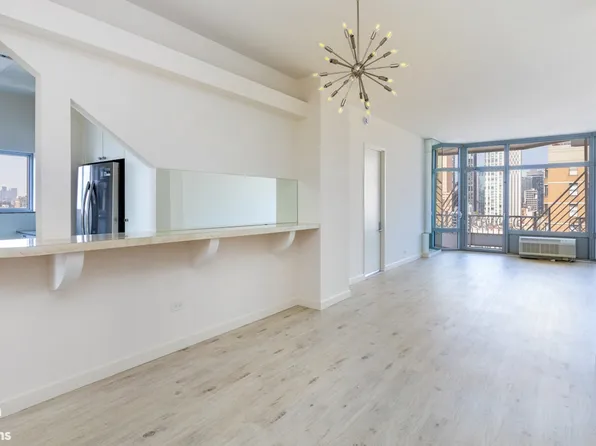 200 East 32nd Street image 2 of 27