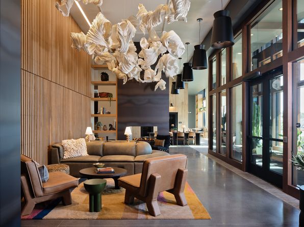 310 SW Industrial Way #423